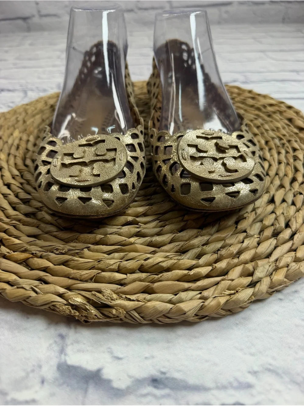 Tory Burch “Mira” Metallic Gold Leather Laser-Cut Logo Ballet Flats. Size 8.5